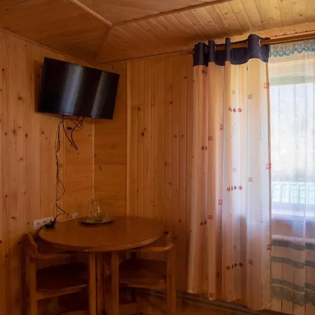 Green House Деревянный коттедж Микуличин